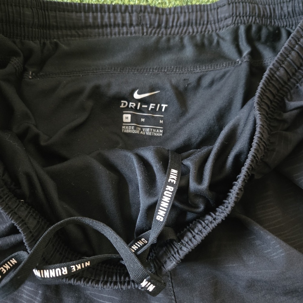 Nike Women's Dri-Fit Tempo Running Shorts Black Size M - Picture 6 of 10